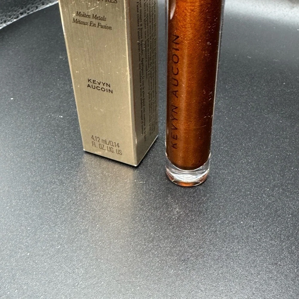 Kevyn Aucoin Molten Lip Color - Bronze Full Size New in box